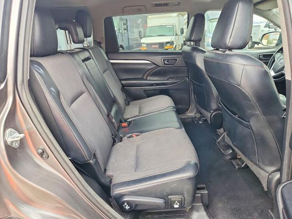 2017 TOYOTA HIGHLANDER LE/LE Plus