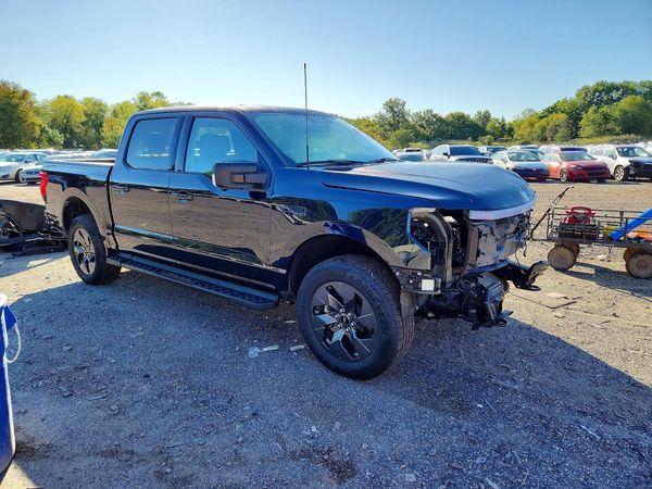 2025 FORD F150 XLT