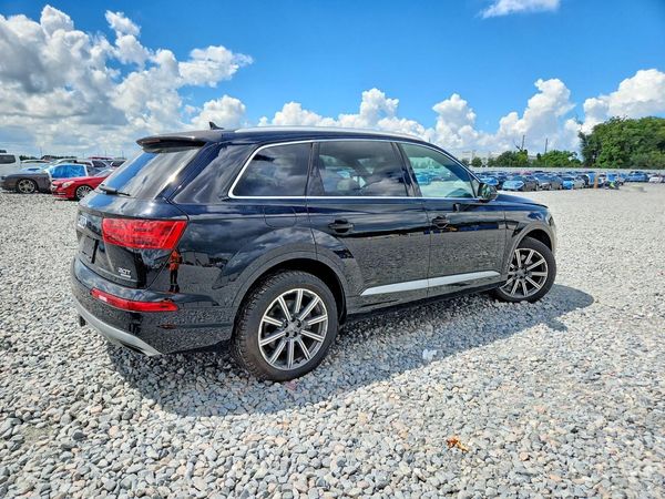 2017 AUDI Q7 quattro Premium Plus