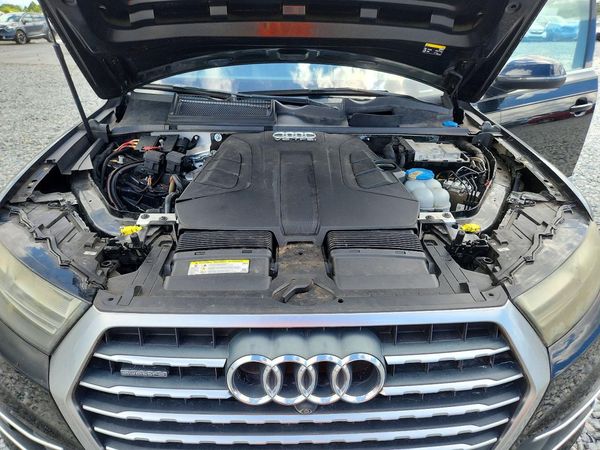 2017 AUDI Q7 quattro Premium Plus