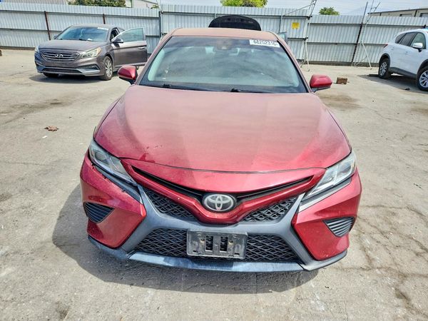 2018 TOYOTA CAMRY
