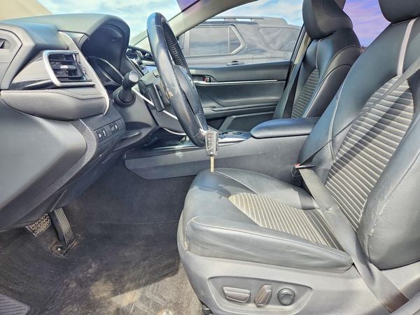 2018 TOYOTA CAMRY