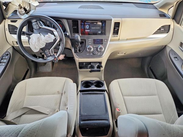 2015 TOYOTA SIENNA