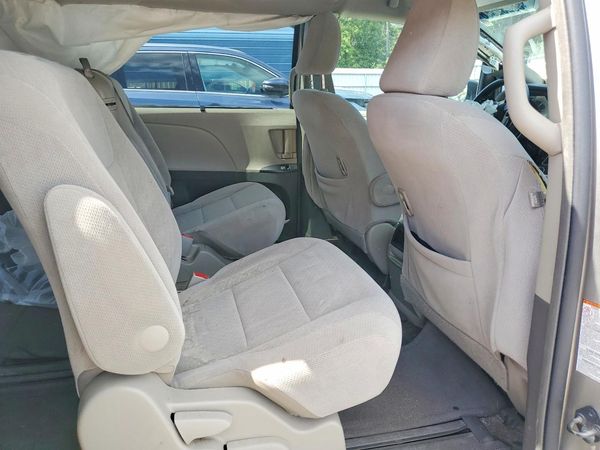 2015 TOYOTA SIENNA