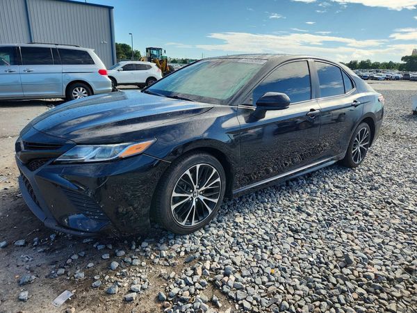 2018 TOYOTA CAMRY