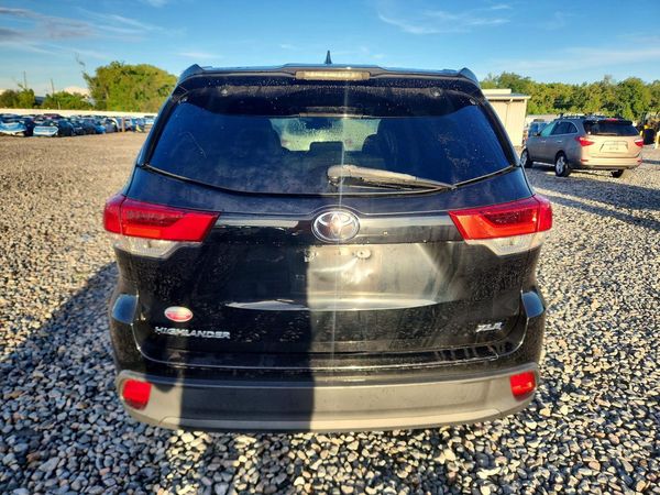2018 TOYOTA HIGHLANDER SE/XLE