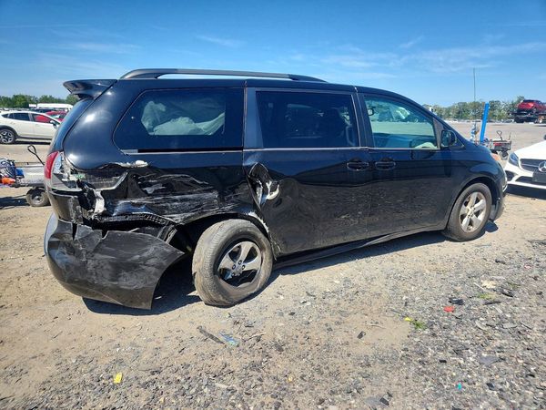 2012 TOYOTA SIENNA