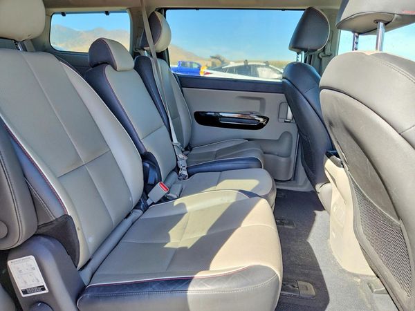 2016 KIA SEDONA EX - Middle level