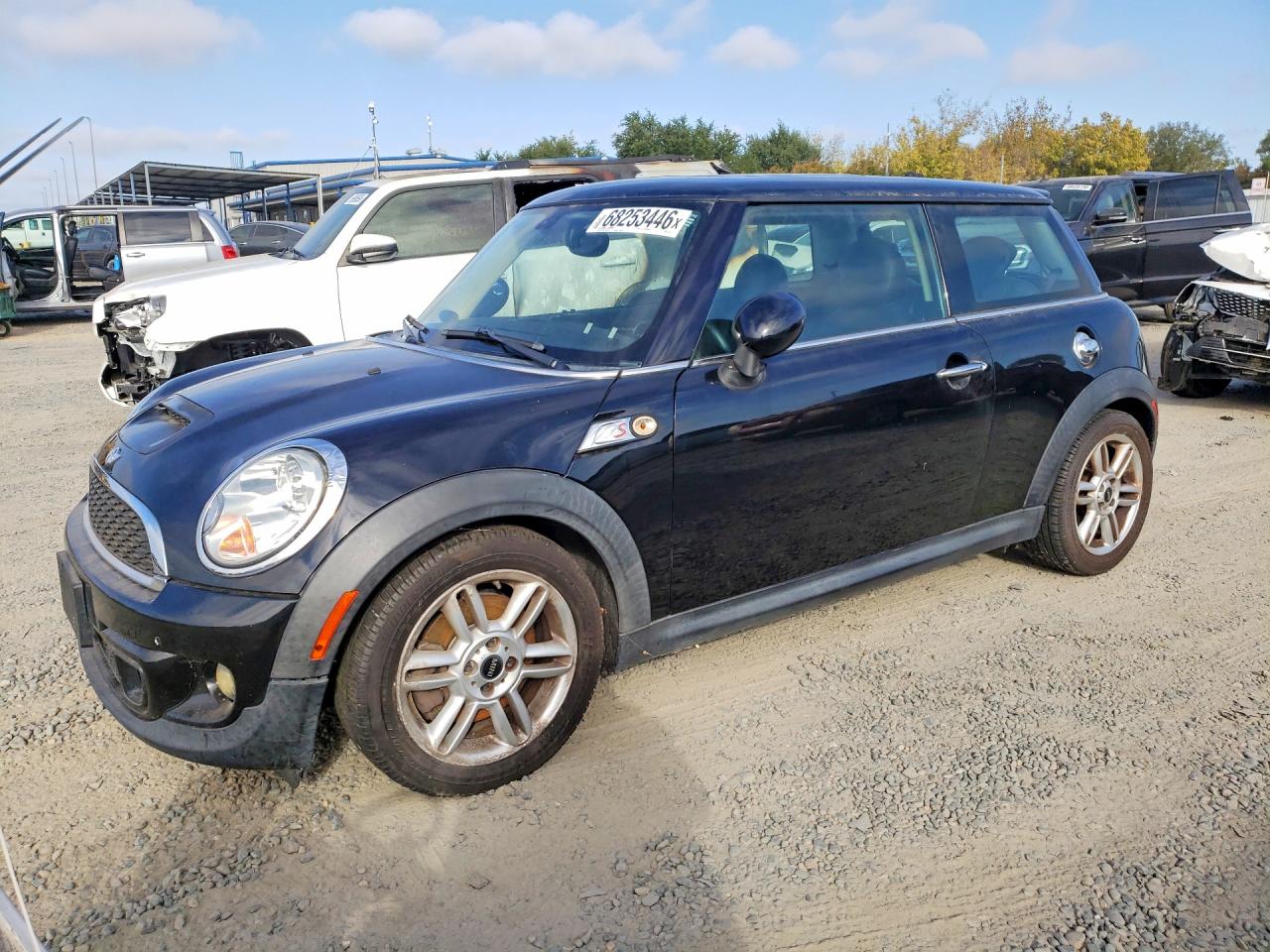 2012 MINI COOPER — Front 3/4