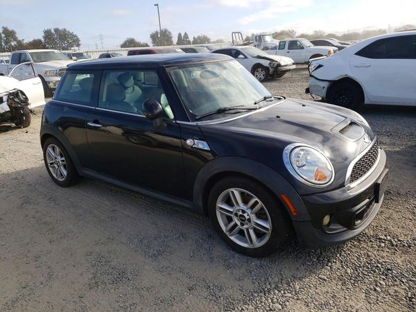 2012 MINI COOPER — Passenger 3/4