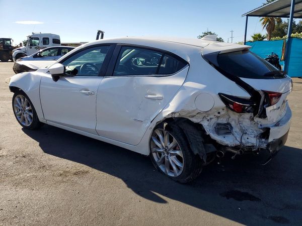2015 MAZDA 3