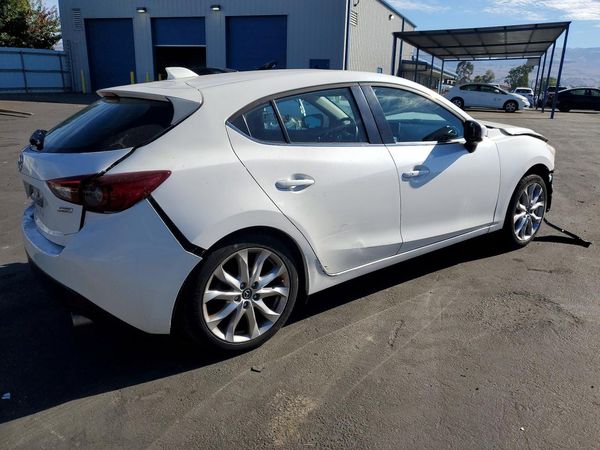 2015 MAZDA 3