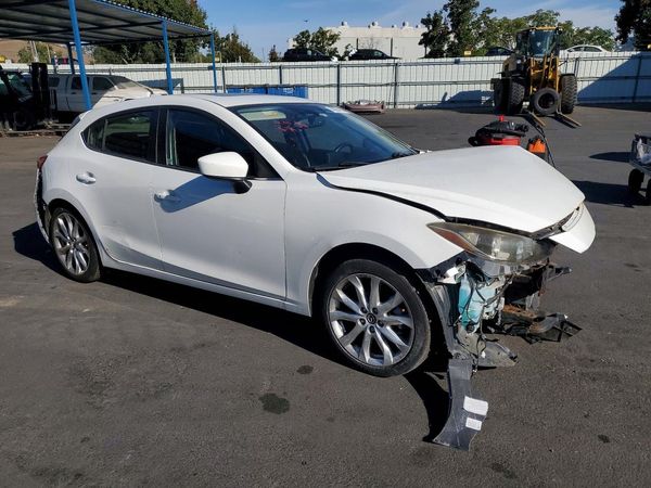 2015 MAZDA 3