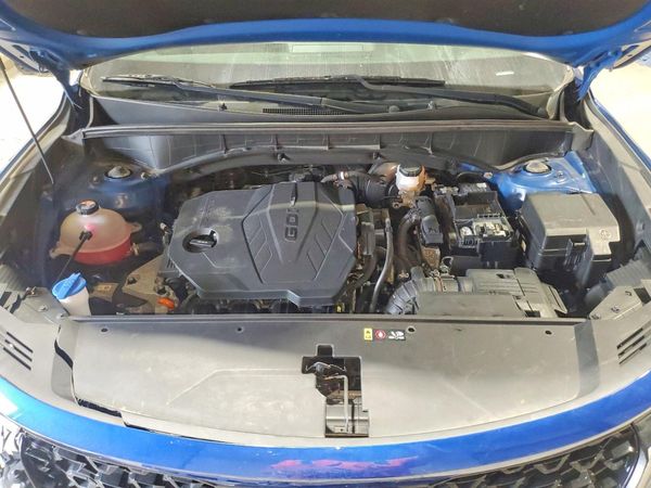2022 KIA SORENTO S — Engine bay