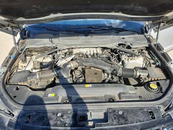 2020 LAND ROVER RANGE ROVER HSE — Engine bay