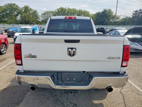 2018 RAM 1500 SLT
