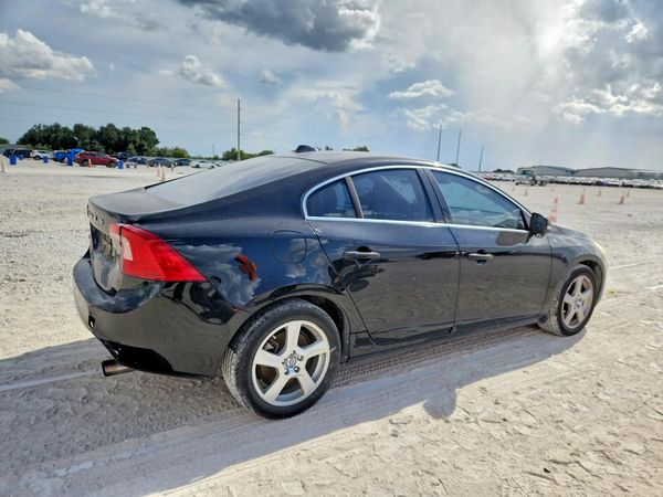 2012 VOLVO S60