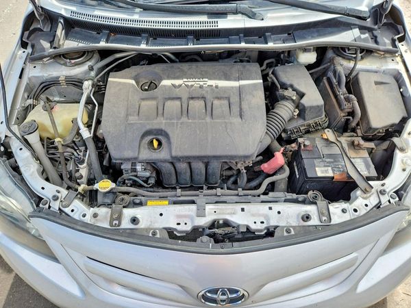 2013 TOYOTA COROLLA — Engine bay
