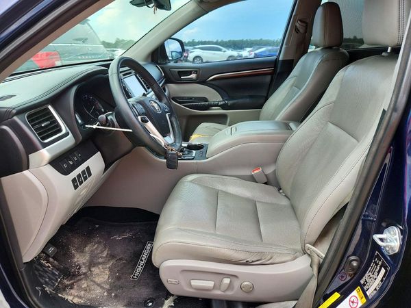 2016 TOYOTA HIGHLANDER
