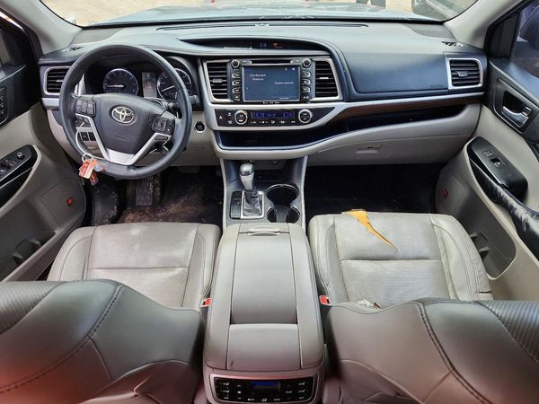 2016 TOYOTA HIGHLANDER