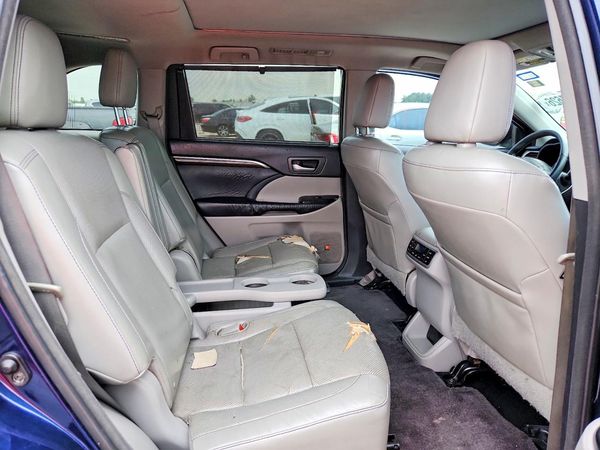 2016 TOYOTA HIGHLANDER