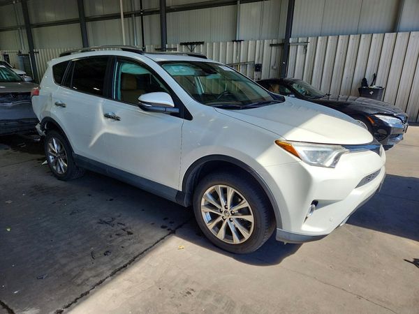 2017 TOYOTA RAV4 Ltd/SE Platinum — Passenger 3/4
