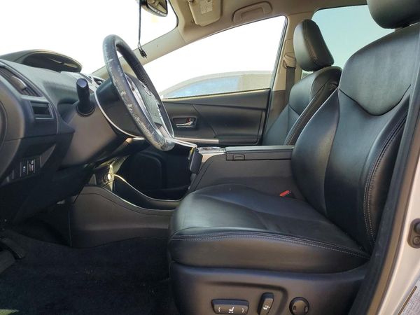 2017 TOYOTA PRIUS — DENT