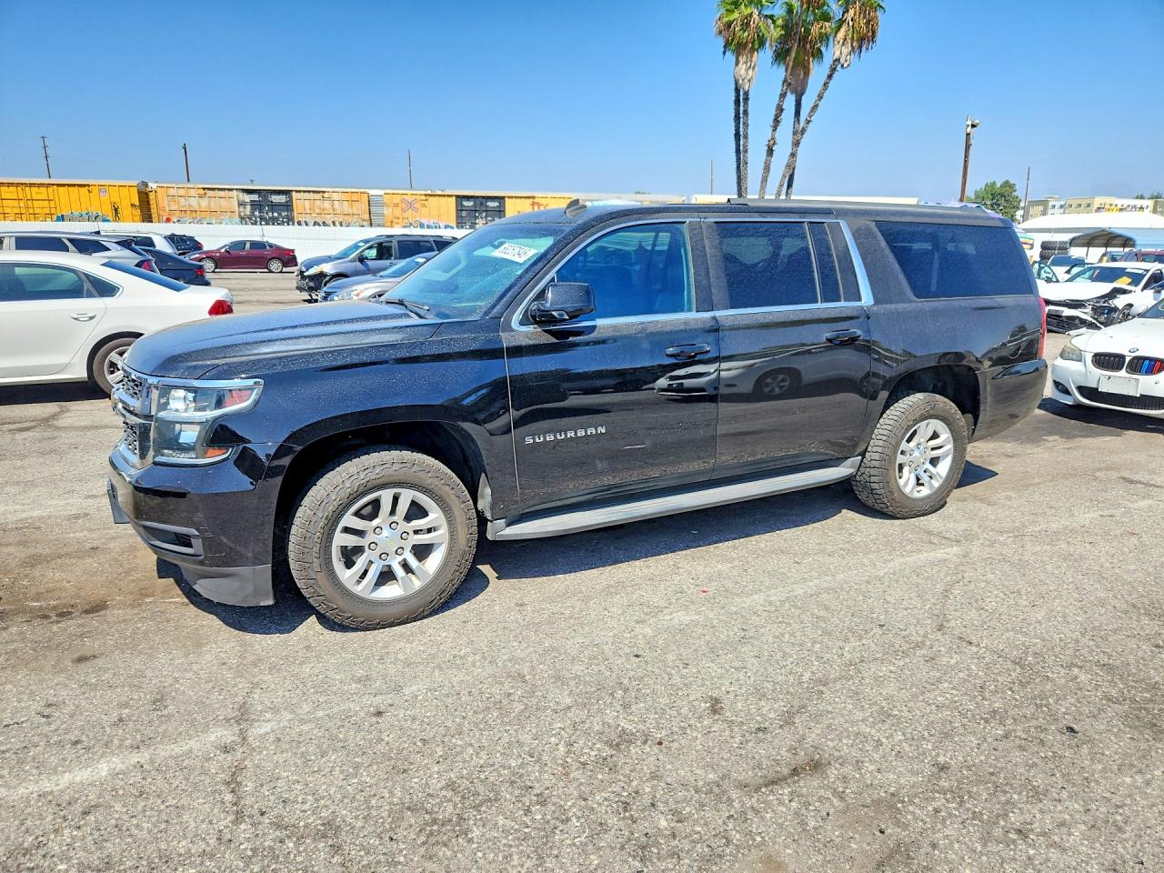 2015 CHEVROLET SUBURBAN LT — Front 3/4