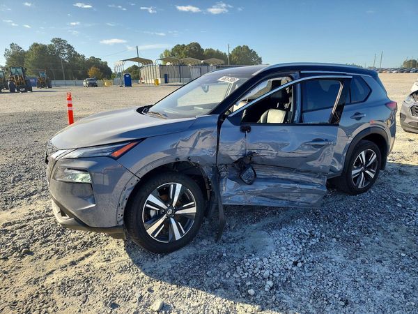 2021 NISSAN ROGUE SL — Front 3/4