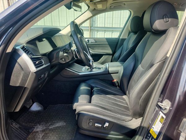 2020 BMW X7 — DENT
