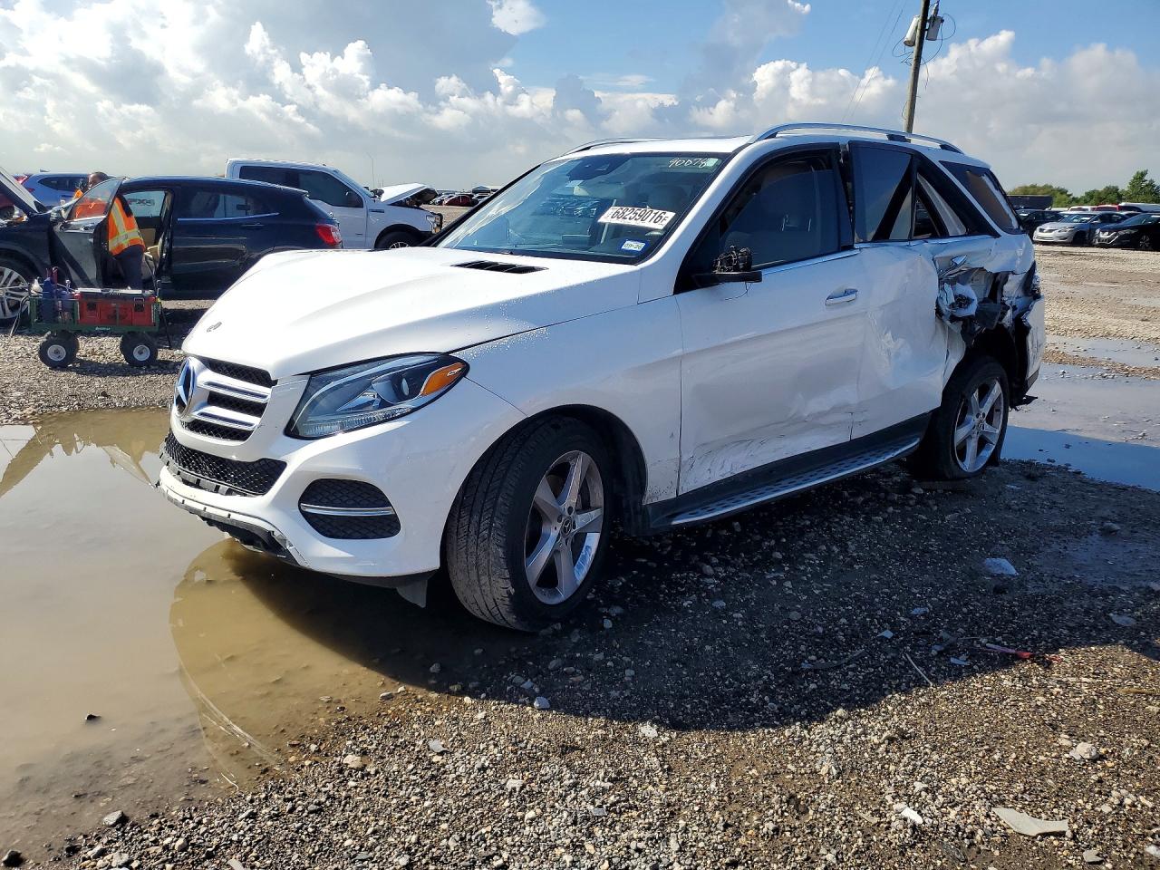 2018 MERCEDES-BENZ GLE-CLASS GLE350 — Front 3/4