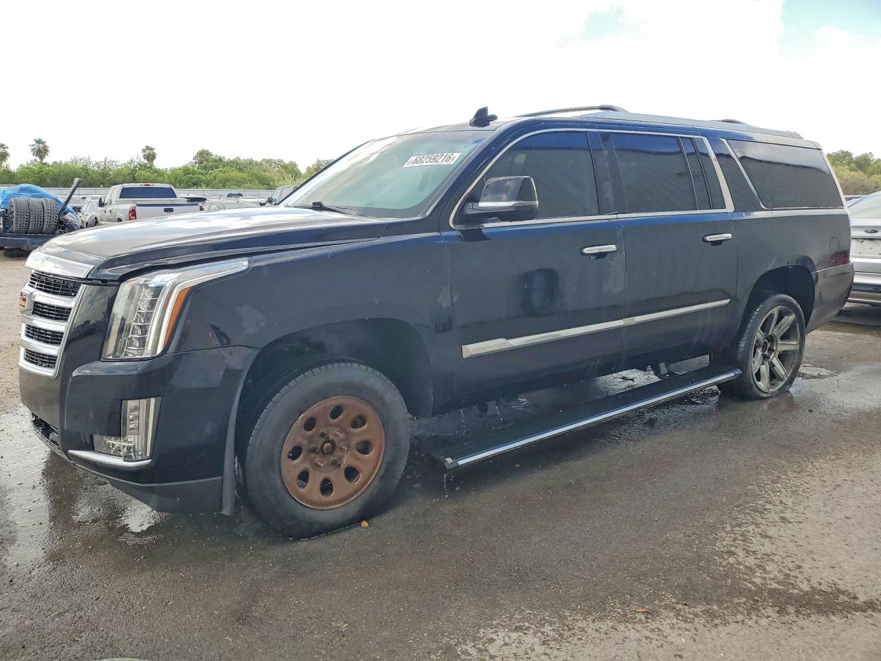2015 CADILLAC ESCALADE ESV Premium — Front 3/4