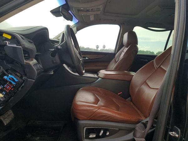 2015 CADILLAC ESCALADE ESV Premium — DENT