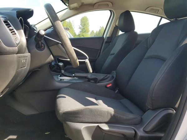 2015 MAZDA 3 SV/Base — DENT
