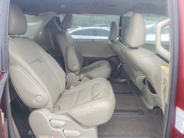 2015 TOYOTA SIENNA