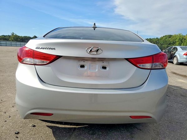 2013 HYUNDAI ELANTRA