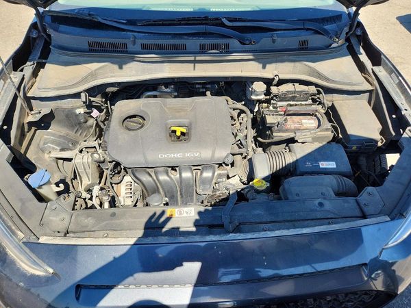 2020 HYUNDAI KONA SE — Engine bay