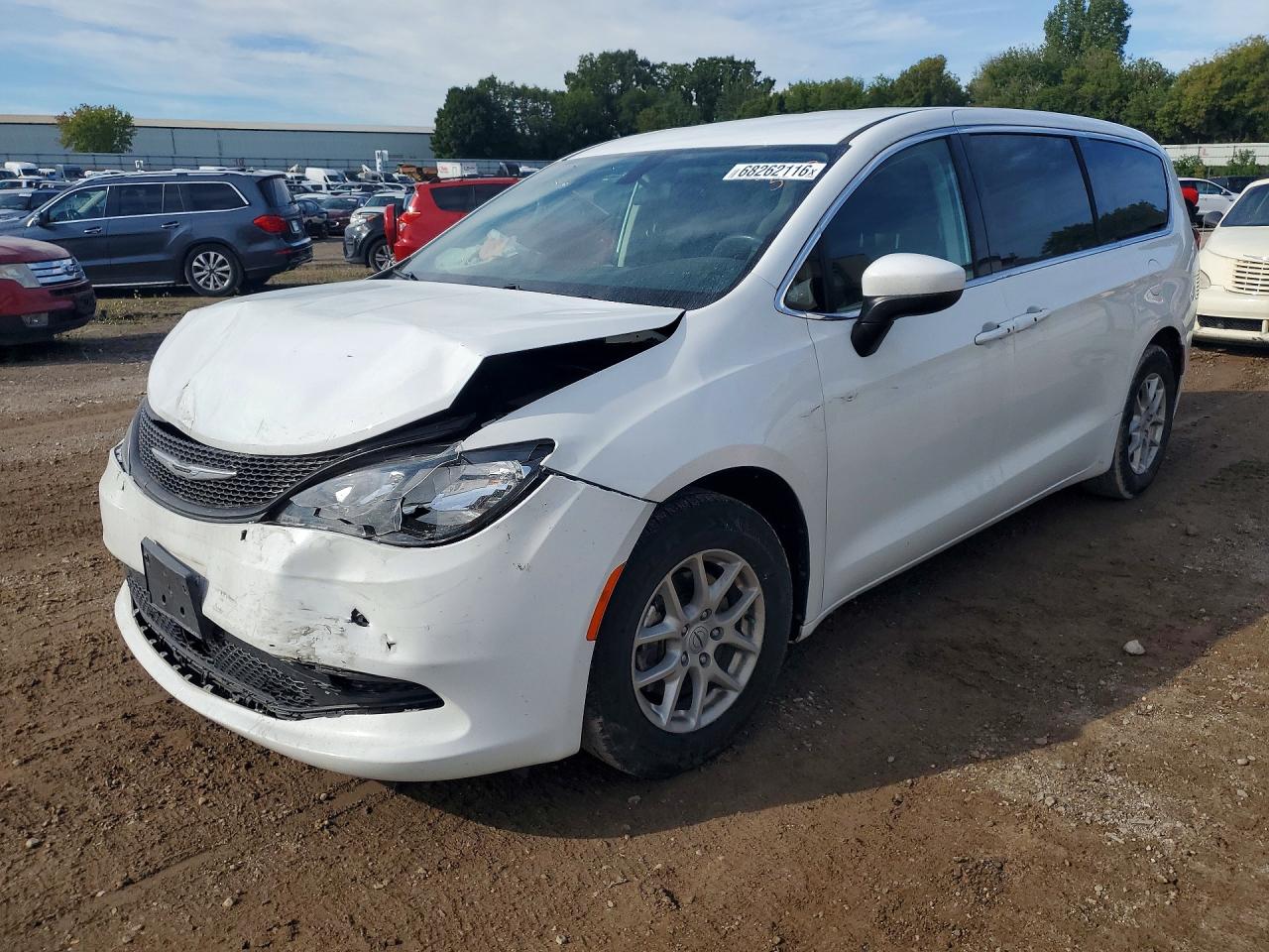 2022 CHRYSLER VOYAGER