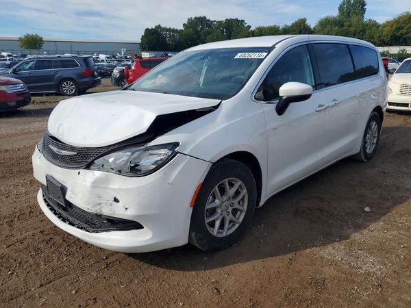 2022 CHRYSLER VOYAGER