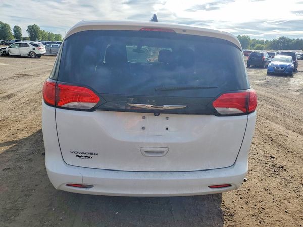 2022 CHRYSLER VOYAGER