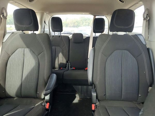 2022 CHRYSLER VOYAGER