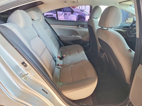 2017 HYUNDAI ELANTRA SE Base