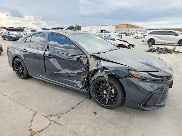 2026 TOYOTA CAMRY — Passenger 3/4