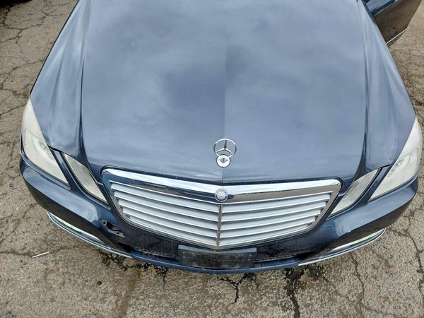 2013 MERCEDES-BENZ E E350 4-MATIC — Engine bay