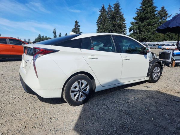 2017 TOYOTA PRIUS