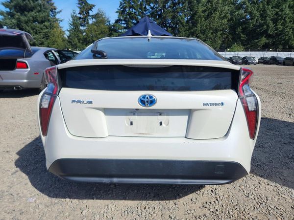2017 TOYOTA PRIUS
