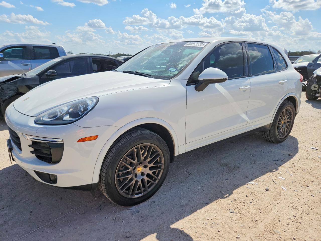 2017 PORSCHE CAYENNE