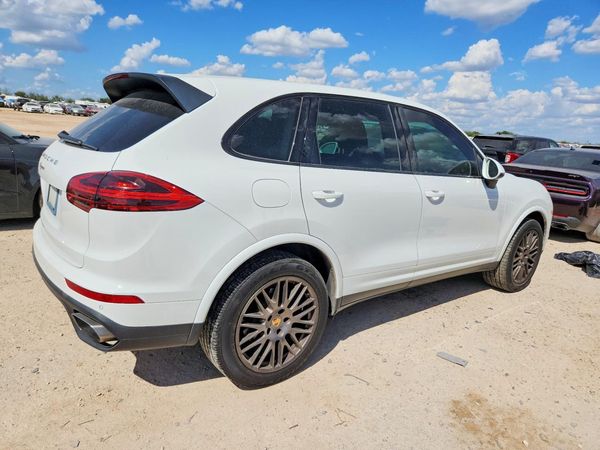 2017 PORSCHE CAYENNE