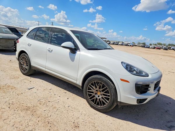2017 PORSCHE CAYENNE