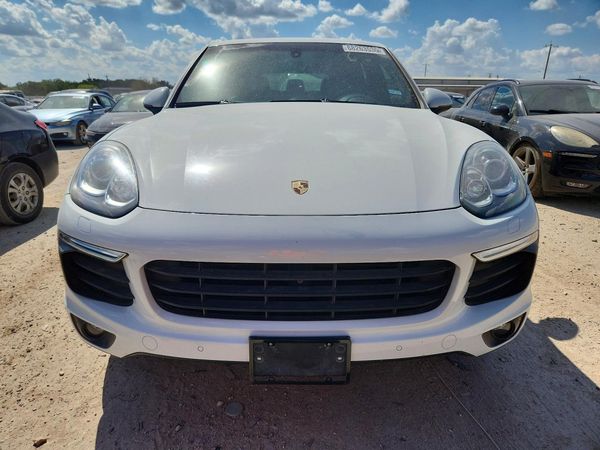 2017 PORSCHE CAYENNE